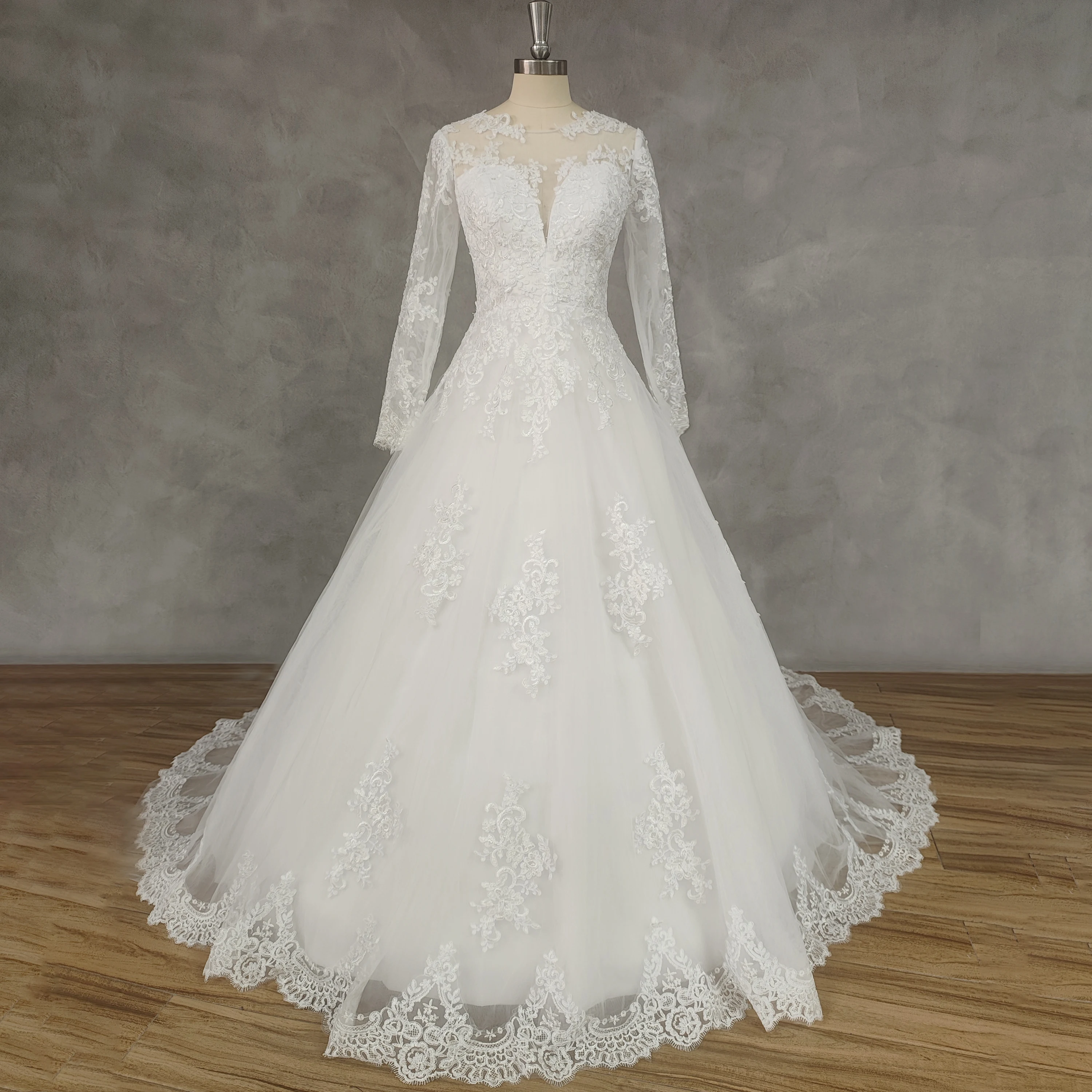 

Платье Свадебное ТРАПЕЦИЕВИДНОЕ с длинным рукавом и пуговицами