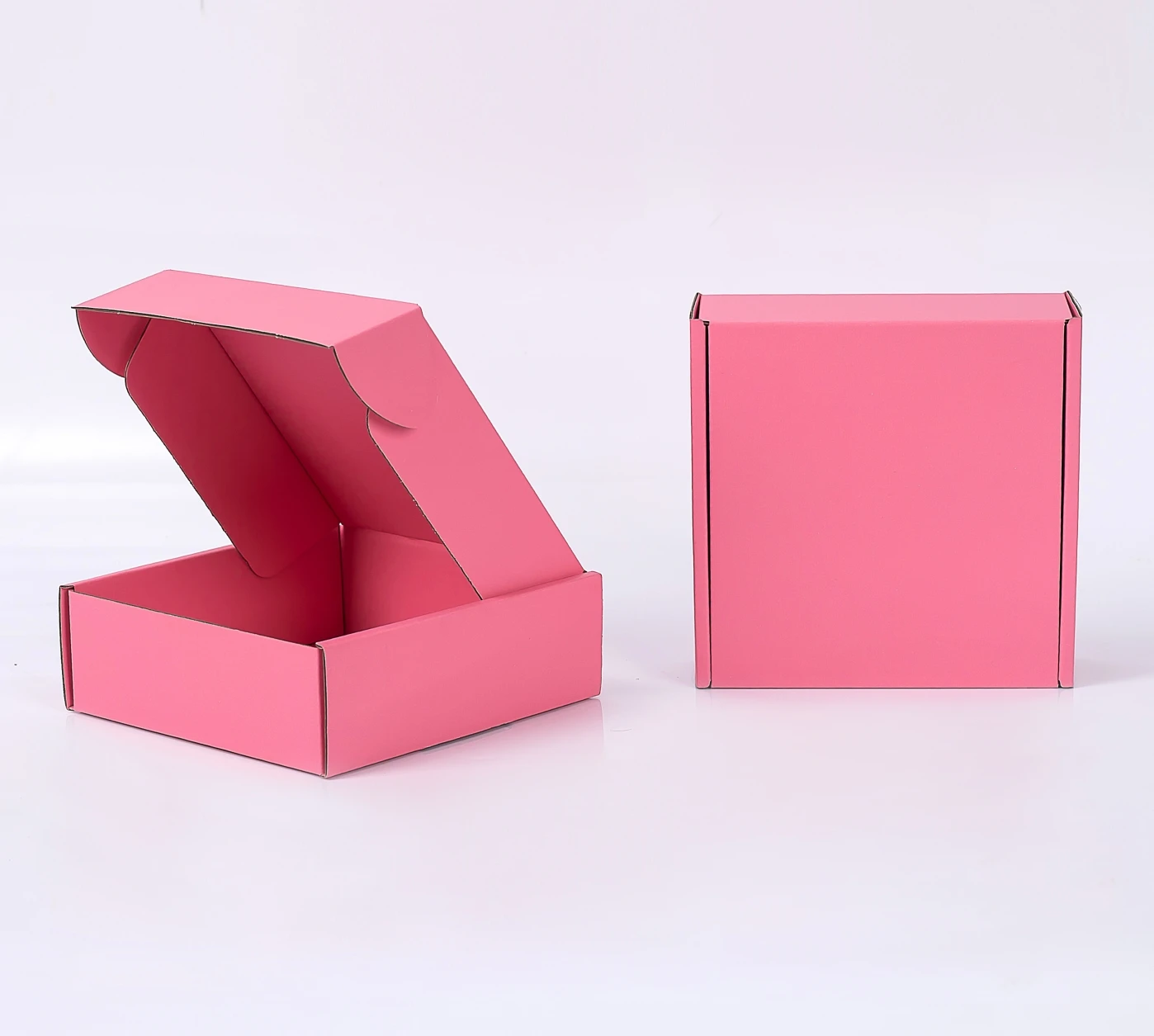 

Картонные подарочные коробки для упаковки