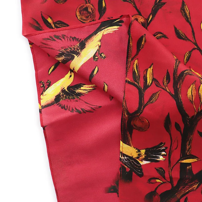 Женское вечернее платье из шелка тутового шелкопряда с красным принтом лето 2022