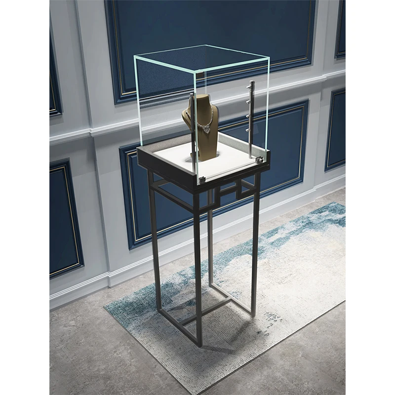 На заказ. Стеклянный выставочный шкаф для ювелирных изделий зал