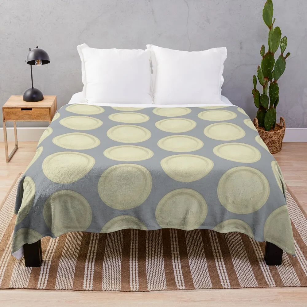 

ROUND THINGS Throw Blanket beach blanket