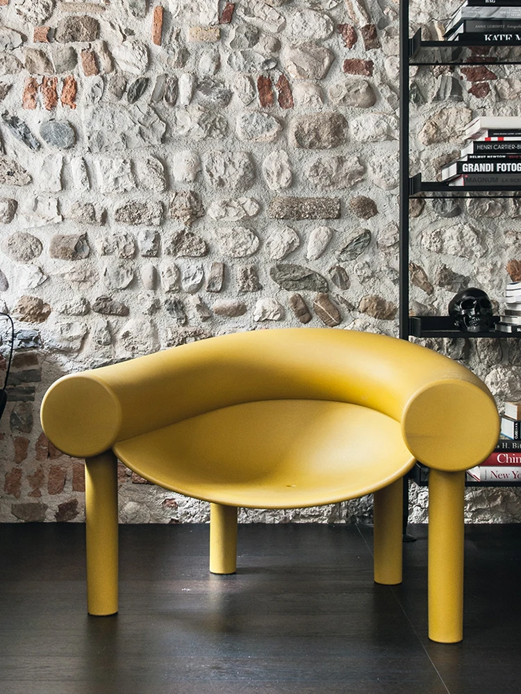 

Designer creative chair modern simple horseshoe chair Nordic elephant leg chair backrest ins lazy armrest sofa chair