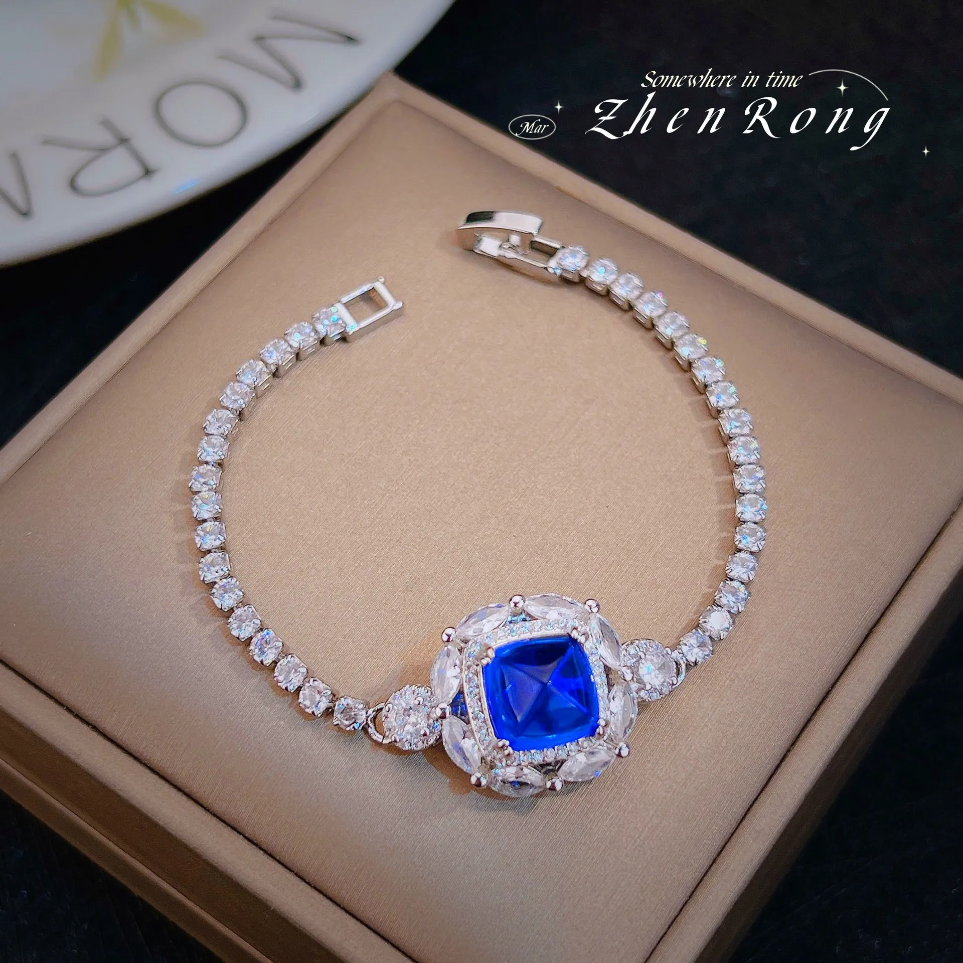 

Foydjew New Fashion Cute Multicolor Sugar Tower Crystal Bracelets Women's Luxury Elegant Silver Color 17cm Chain Bracelet