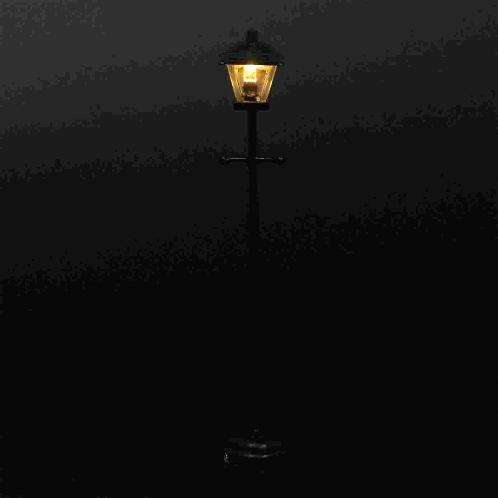 

Street Light Model 1: 12 Railway Train Lamp Post Lights LED Outdoor Pathway Lantern Post for House Landscape Dollhouse