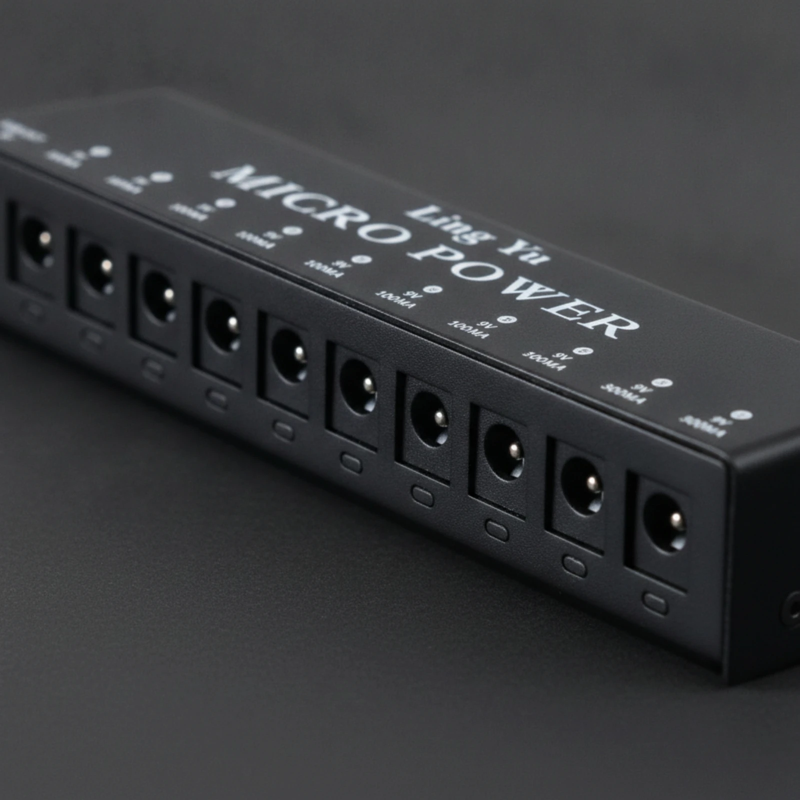 Компактный блок питания для гитарных педалей с USB-выходом, легкий и портативный, для гитаристов, педалбордов, сцены (art.: 3920dc0fd665d) - 3920dc0fd665d