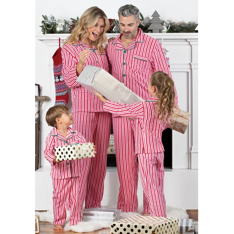 High Quality Christmas Pajama Sets for the Whole Family Matching Striped Print Pajamas Mom Dad Baby Kids Sleepwear Home Clothes