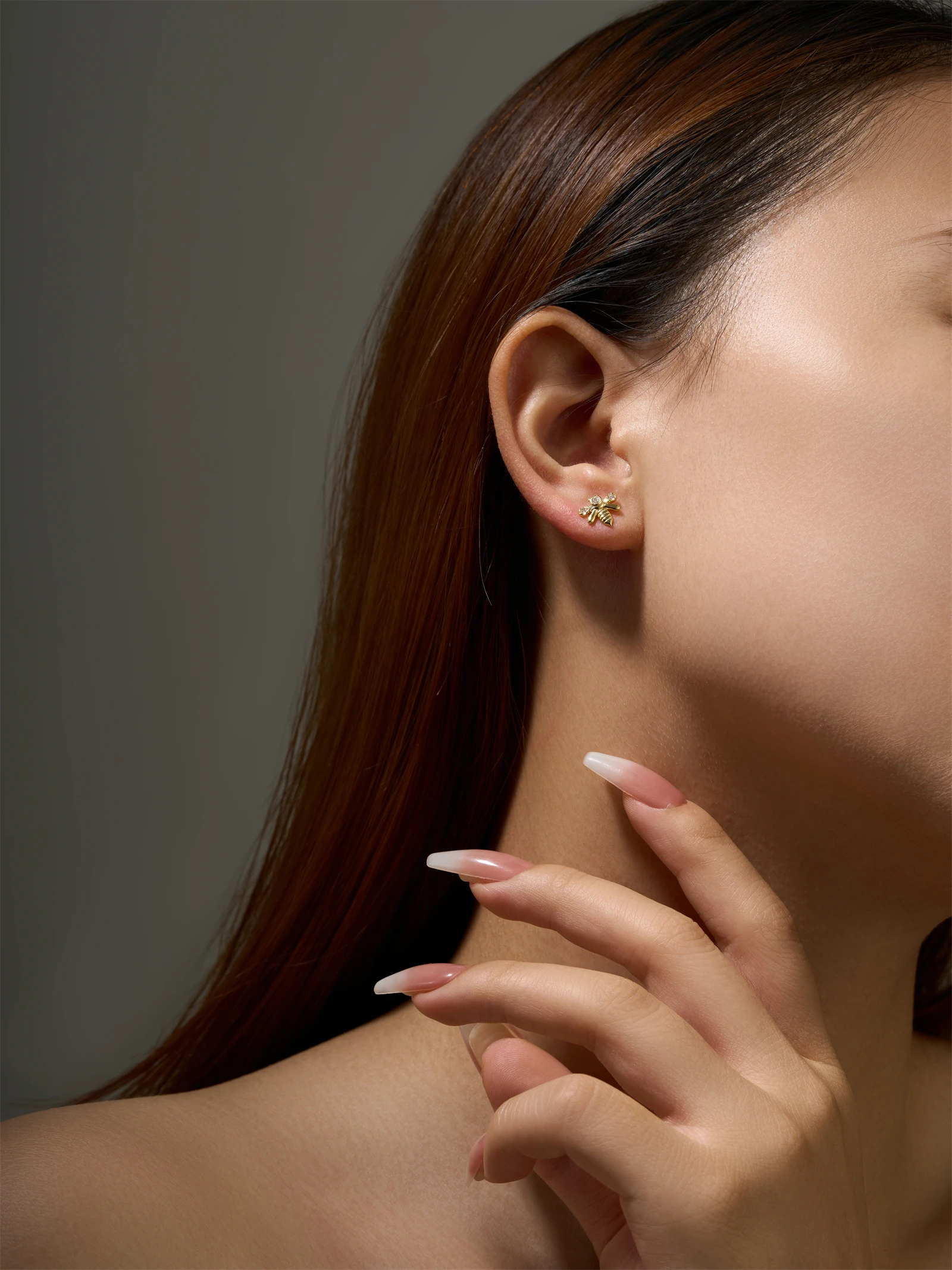 Женские серьги-гвоздики из серебра 925 пробы с прозрачными фианитами