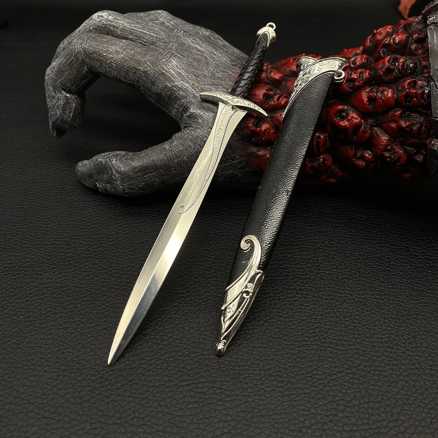 

High-quality Toy Alloy Bilbo Baggins Sting Sword Blunt Blade Display Weapon Collection Replica Room Art Gamer Gift