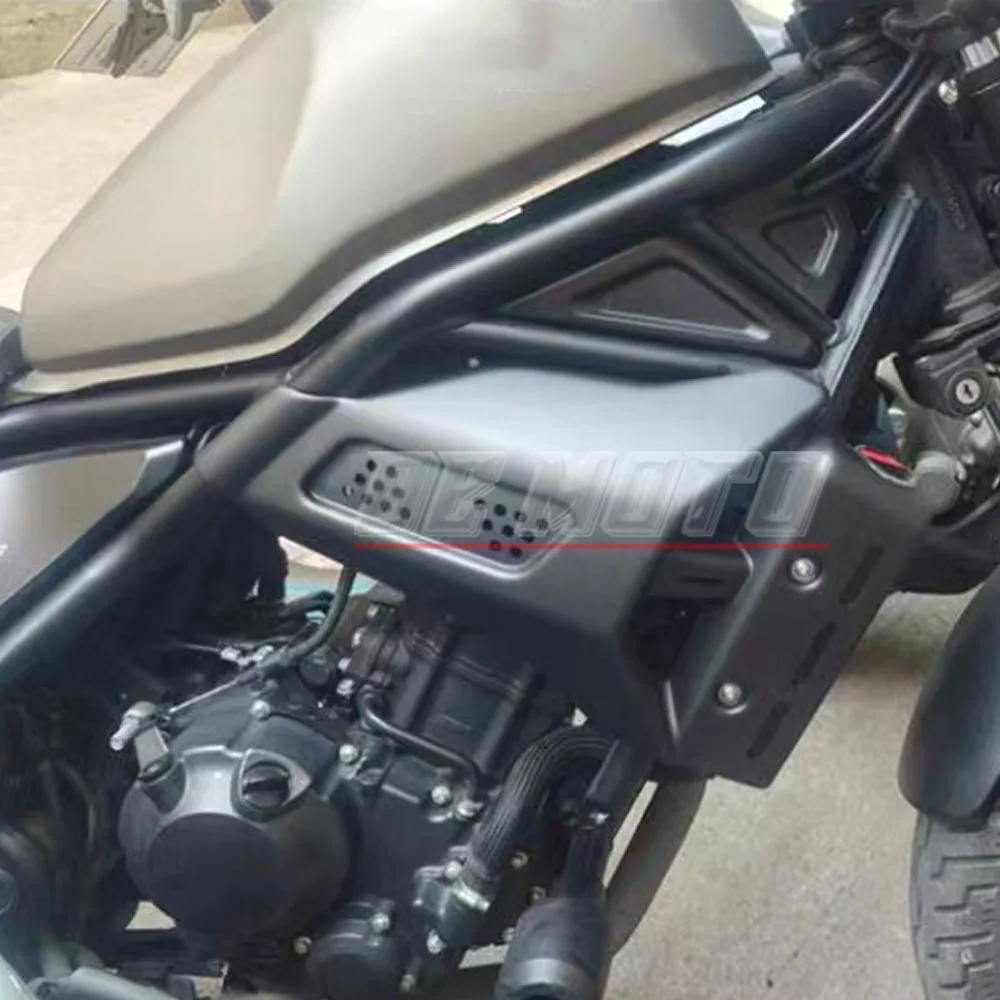 Фото Декоративная защитная накладка на боковую панель двигателя для Honda Rebel CM300 (не требует доработок) №3