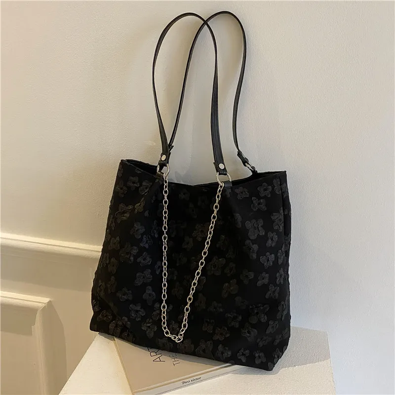 

High Capacity Chain Tote Commuter Bags For Women Well_Match New Fashion Novel Style Special Shoulder Bags Flower Black Soft