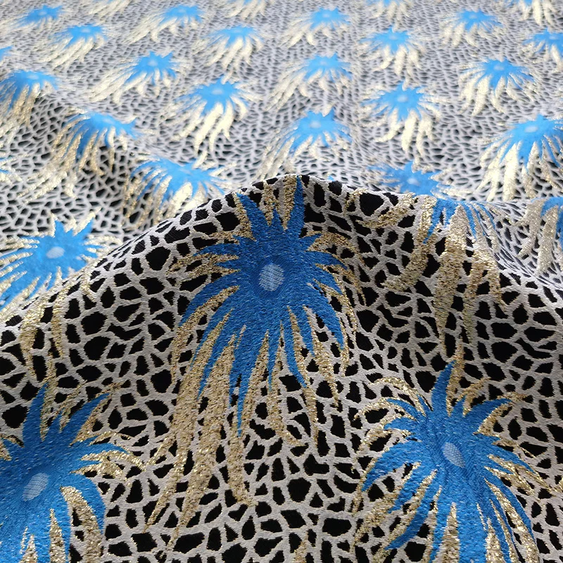 

Jacquard Brocade Fabric Polyester Stiff Desing Fashion Show Costume Diy Sew Materi Cloth for Dress Sewing by the Meter