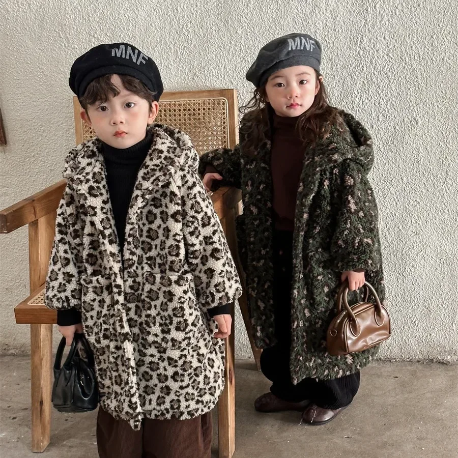 

2023 Overcoat New Winter Boys Velvet Leopard Print Boys Girls Baby Forest Style Retro Hooded Coat warm Childrens Clothing