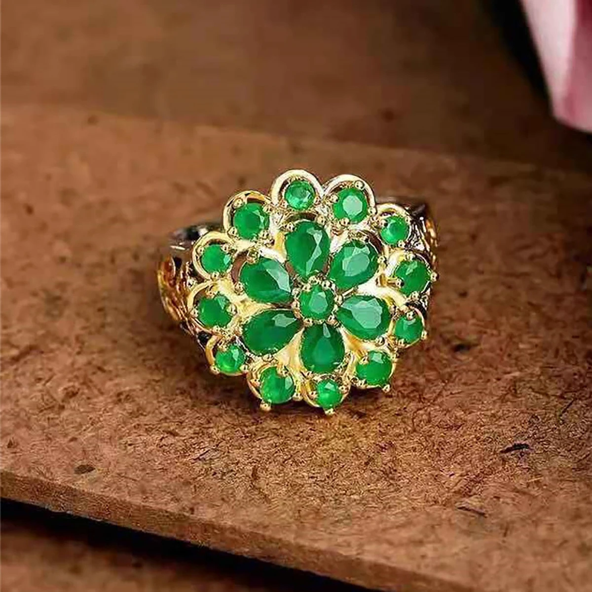 

Hot Luxury Double Color Green Flower Rings For Women Female Jewelry Accessories Birthday Party Gifts