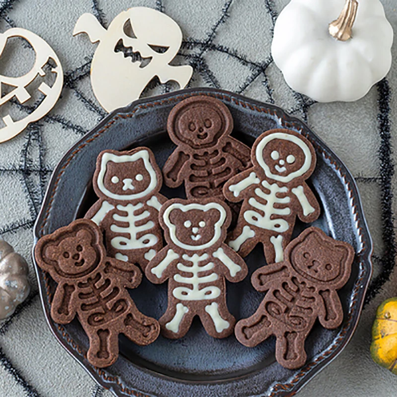 

3Pcs/set Halloween Plastic Cookie Cutter Bear Biscuit Cutter 3D Cartoon Molds Halloween DIY Cake Decoration Tool Bakeware Tools