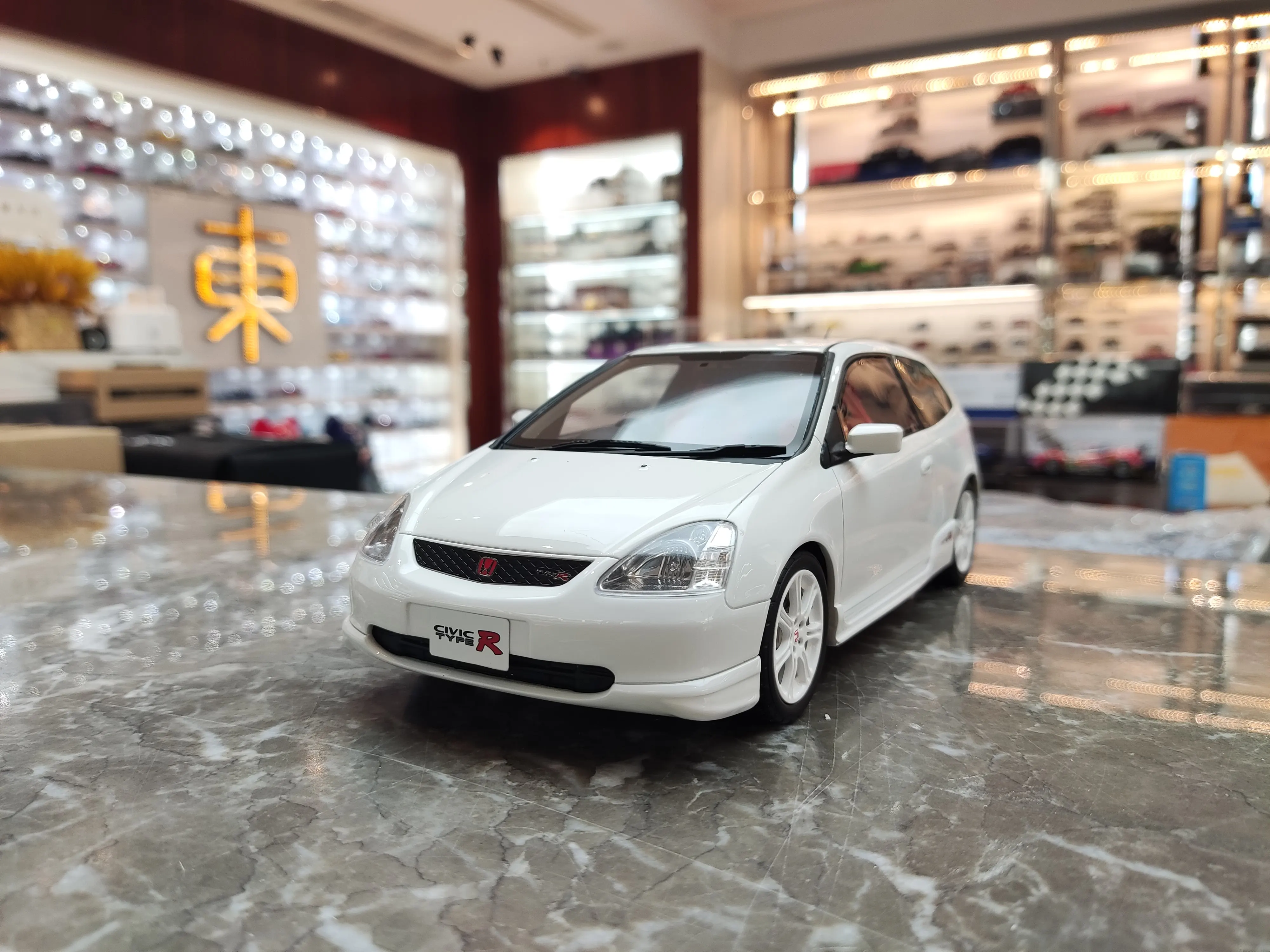 

OTTO 1:18 Honda Civic Type R Collector Edition Metal Static Model Toy Gift