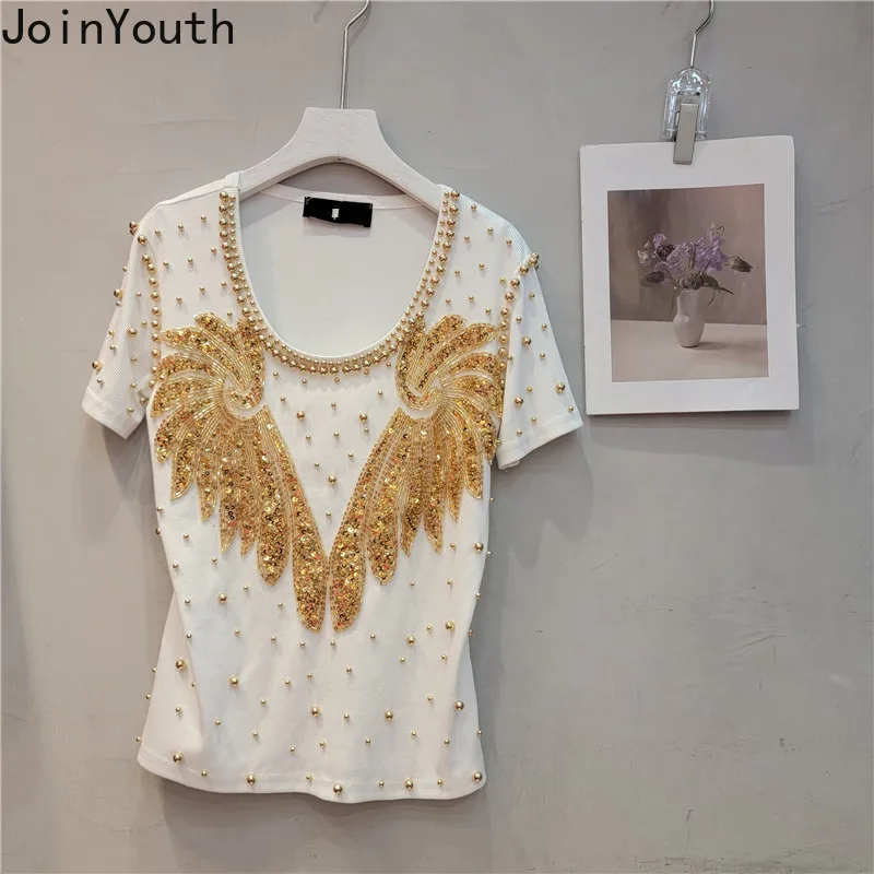 Женская футболка с коротким рукавом круглым вырезом и бисером