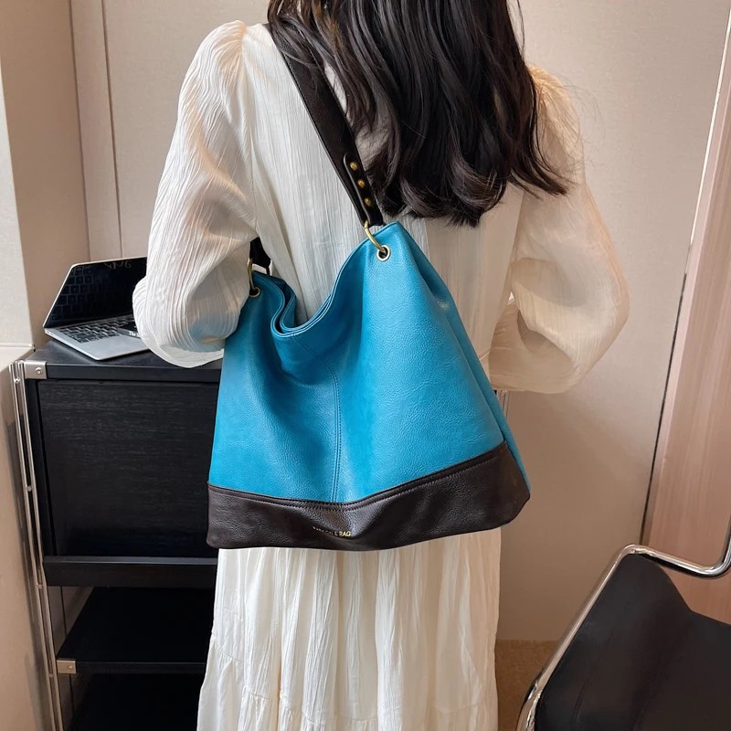 Retro Commuting Bag Large Capacity Female 2023 Summer New Bucket Bag Casual Travel Designer Shoulder Bag High Quality M819