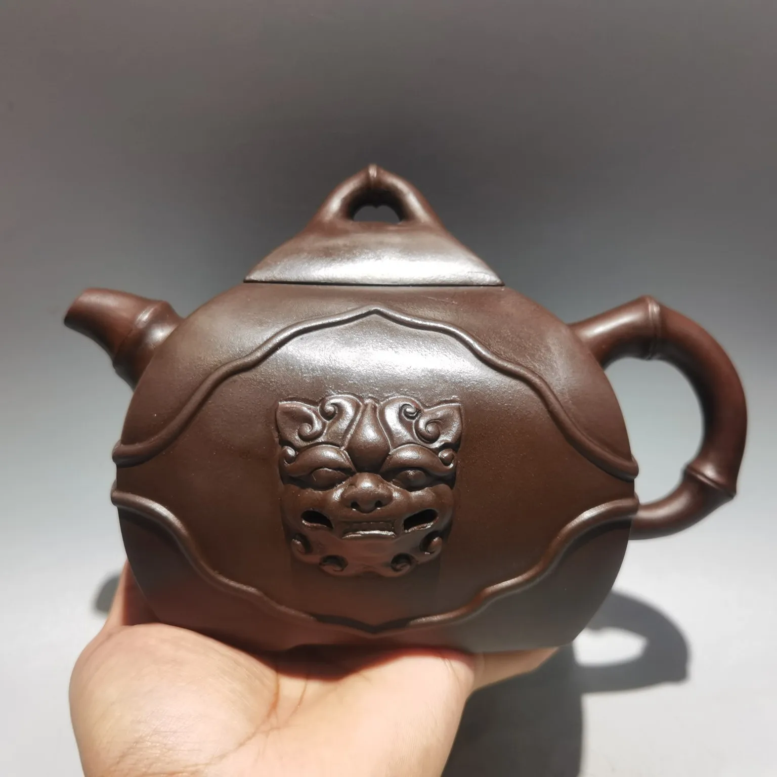 

9 "Chinese yixing zisha pottery Sifang Beast beast head kettle teapot flagon purple mud Office Ornaments Gather Fortune