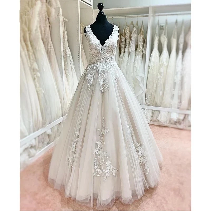 

ANGELSBRIDEP V-Neck Ball Gown Wedding Dress Robe de mariee Charming Appliaque Court Train Formal Bride Wedding Gowns HOT