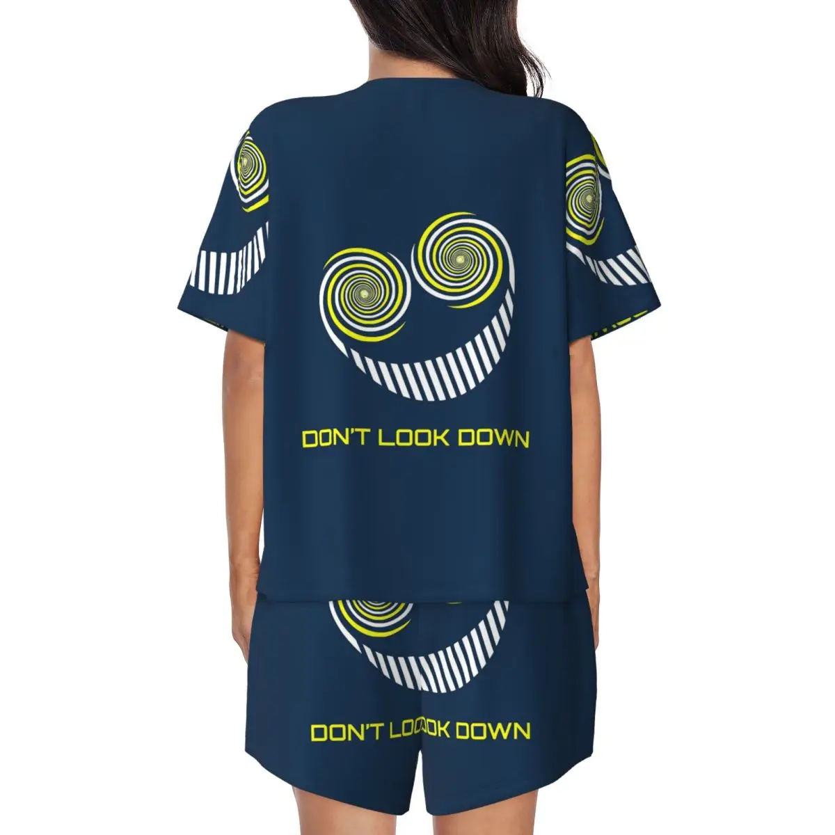 Фото Ночные рубашки The Smiler Alton Towers Uniform Outfit Merch UkActive с круглым вырезом и короткими рукавами для сна, женские свободные рубашки для сна №4