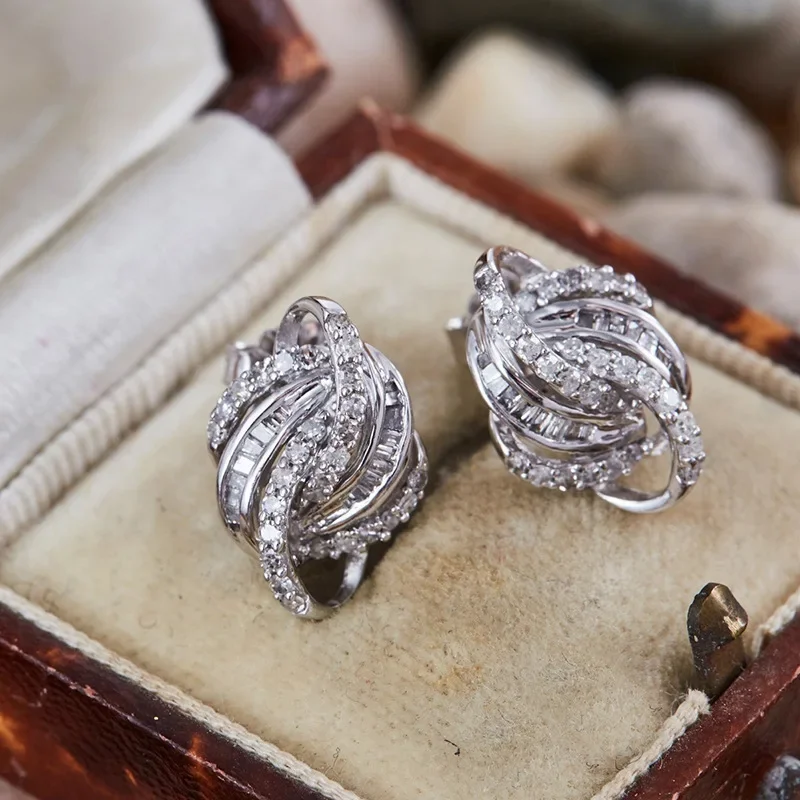 2024 Новые модные серьги с геометрической линией и блестящим цирконом