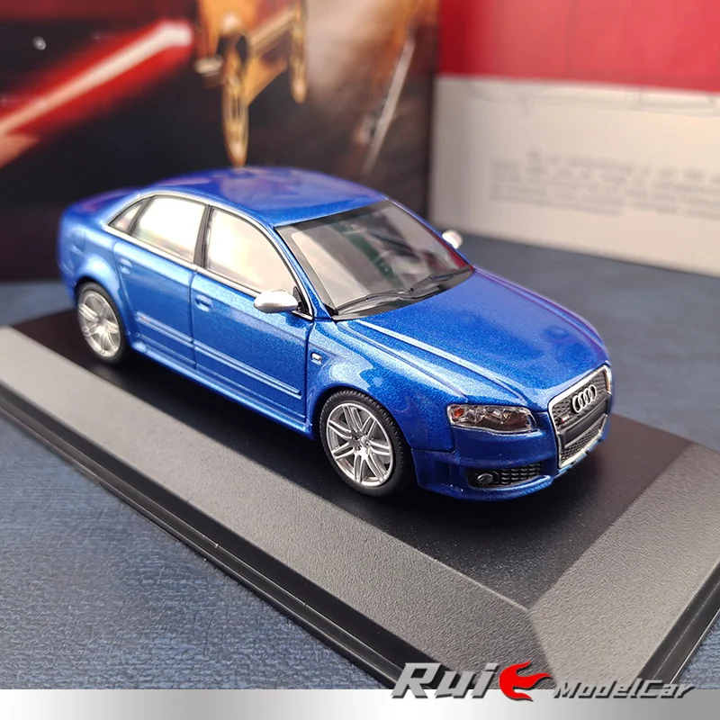 

1:43 Mini cut Minichamps Audi RS4 2004 alloy simulation car model ornaments