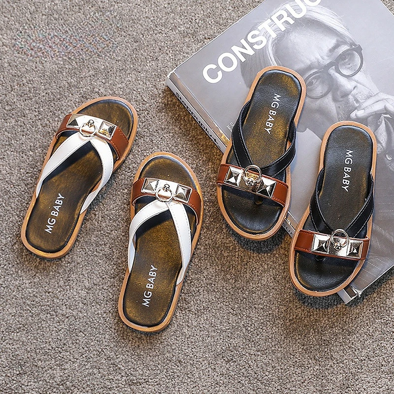 

2022 Summer New Style Kids Drag Pin Foot Vacation Beach Wear Girls Flat Sandals and Slippers Sequins Non-slip Hot for Children