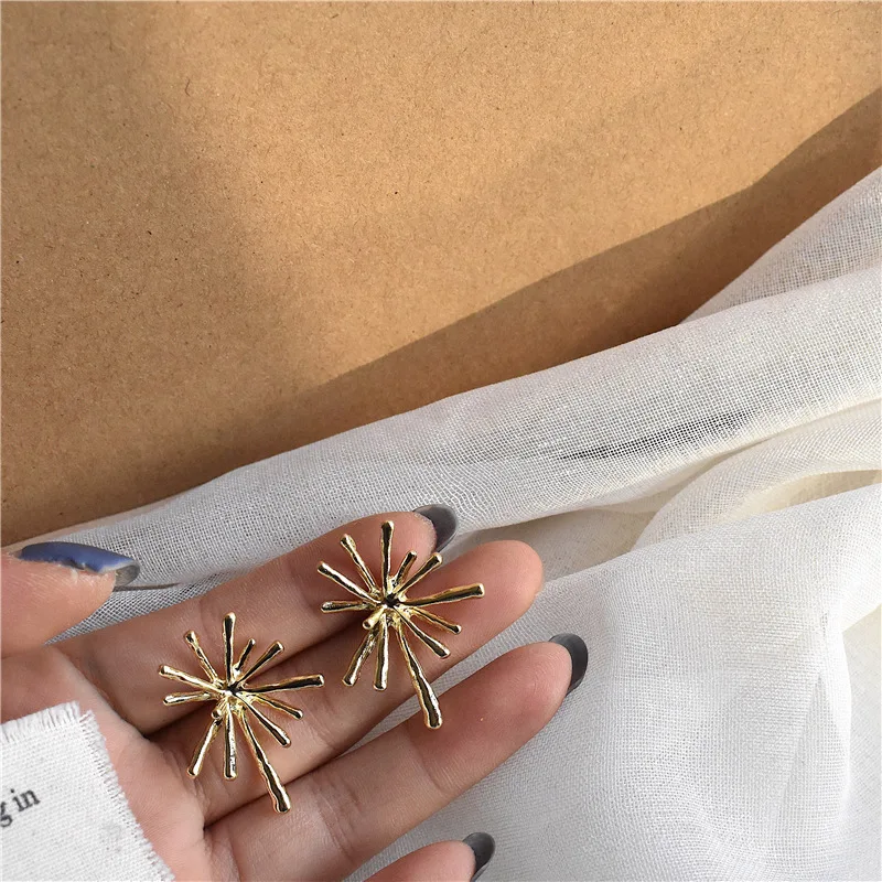 

Golden Fireworks Alloy Stud Earrings For women Irregular Metal Earrings with Hypoallergenic Needle Creative Fashion Jewelry