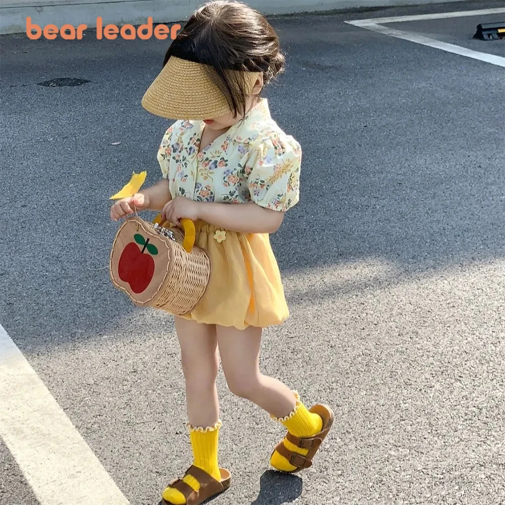 

Bear Leader Baby Girl Korean Shirt Joker Shirt Children's Contrast Bubble Sleeve Lantern Short Sleeve Shorts Two-piece Set