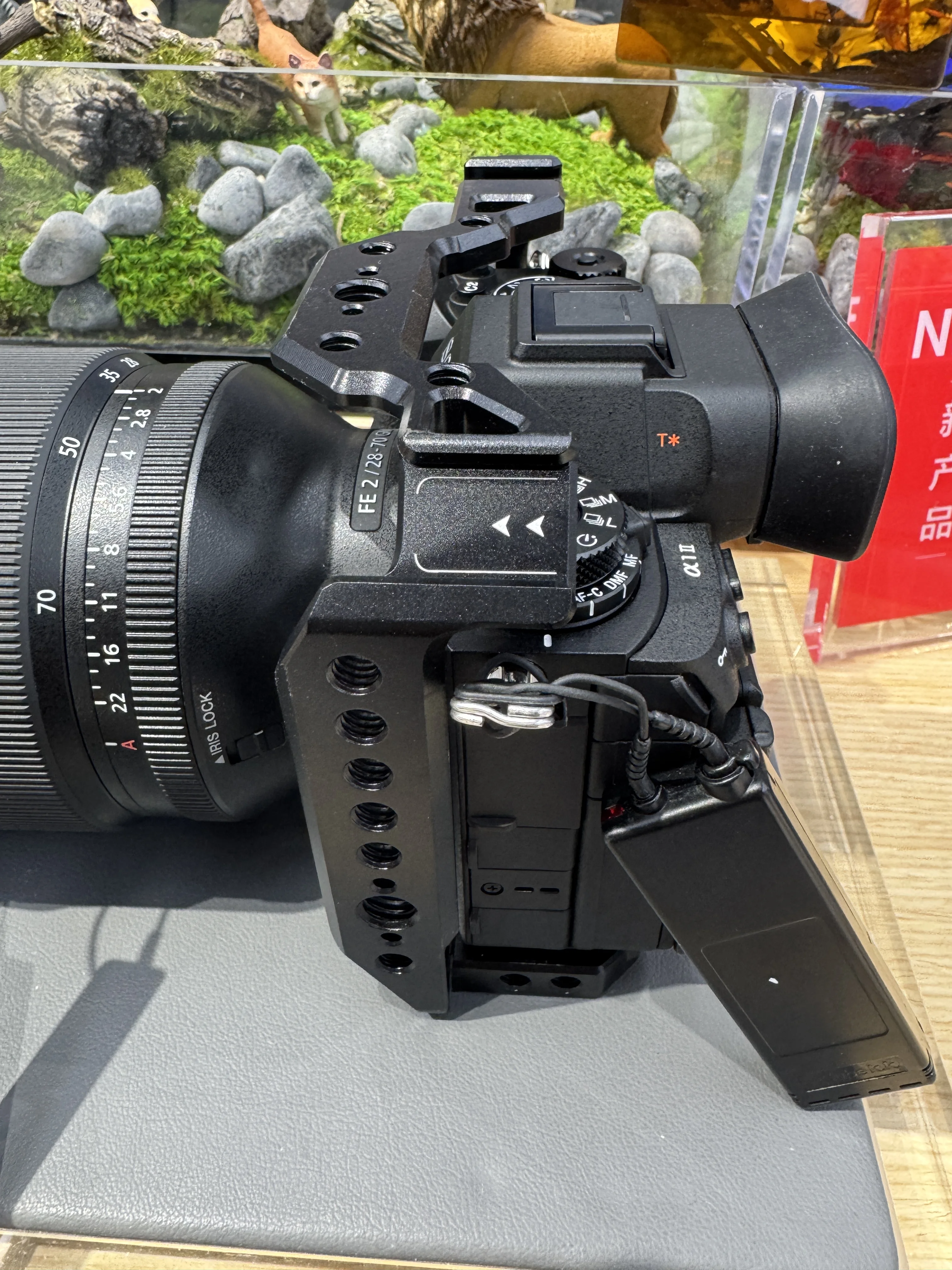Клетка для камеры NICEYRIG для Sony Alpha1 IIAlpha9 III, легкая, полноразмерная, с направляющими NATO, креплением Cold Shoe и быстросъемной нижней пластиной Arca (art.: 3920da2afb8ef) - 3920da2afb8ef