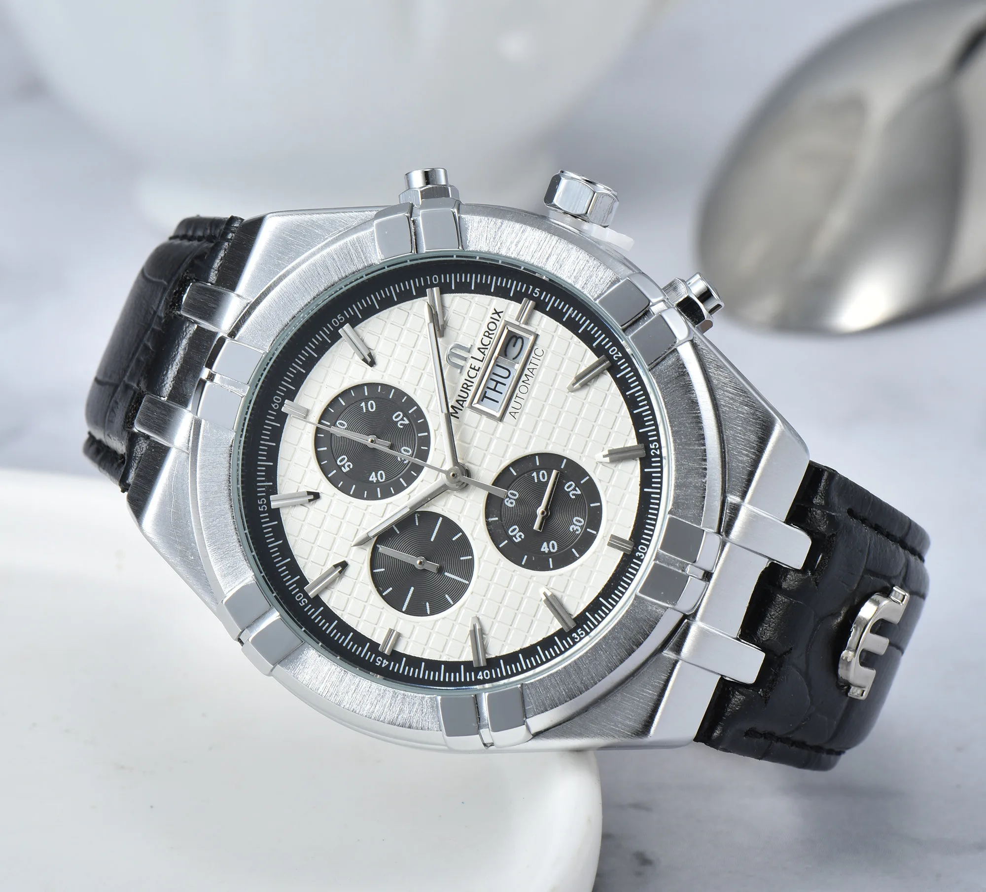 Скидка Мужские водонепроницаемые кварцевые часы с хронографом, с календарем