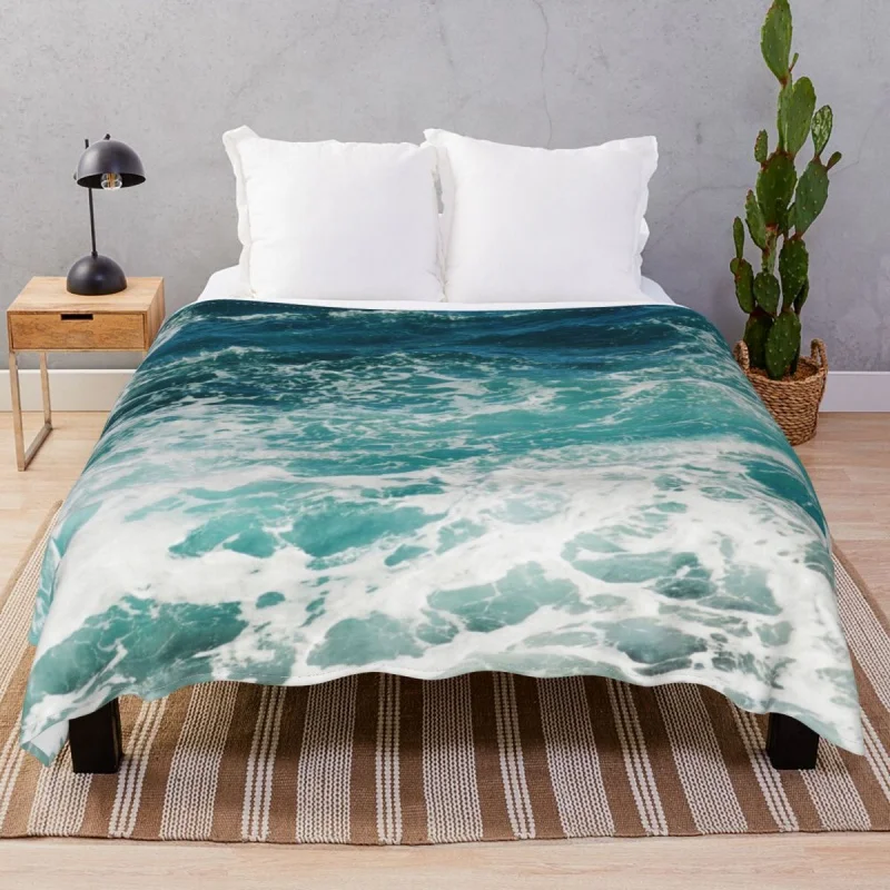 

Одеяло с голубыми волнами для офиса