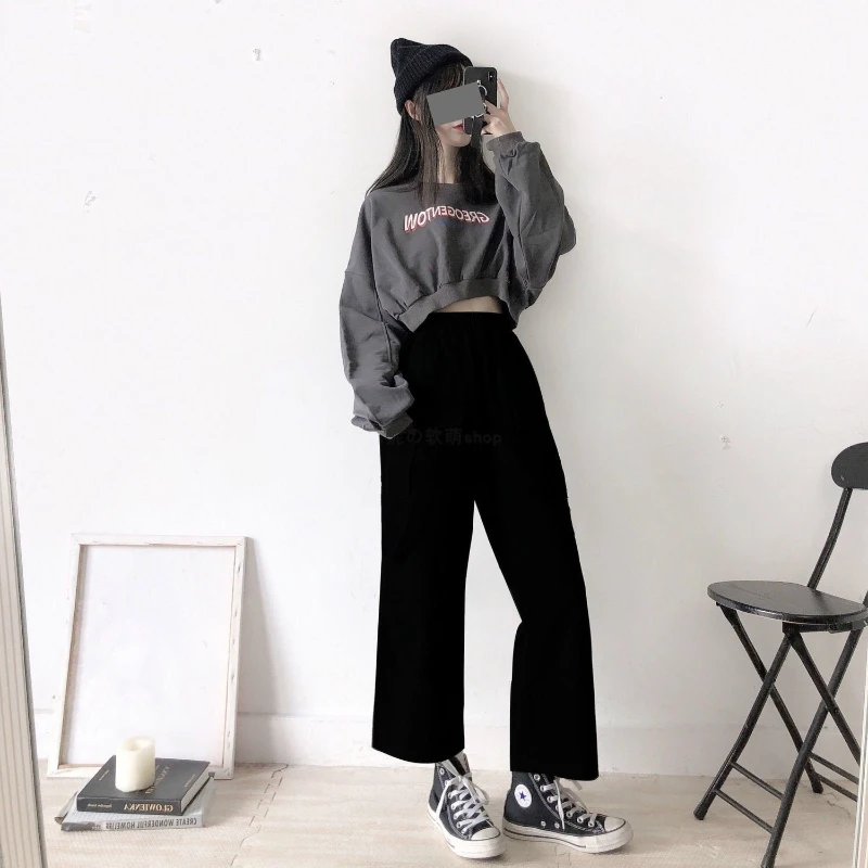 Повседневный короткий комплект из двух предметов для женщин весенний однотонный