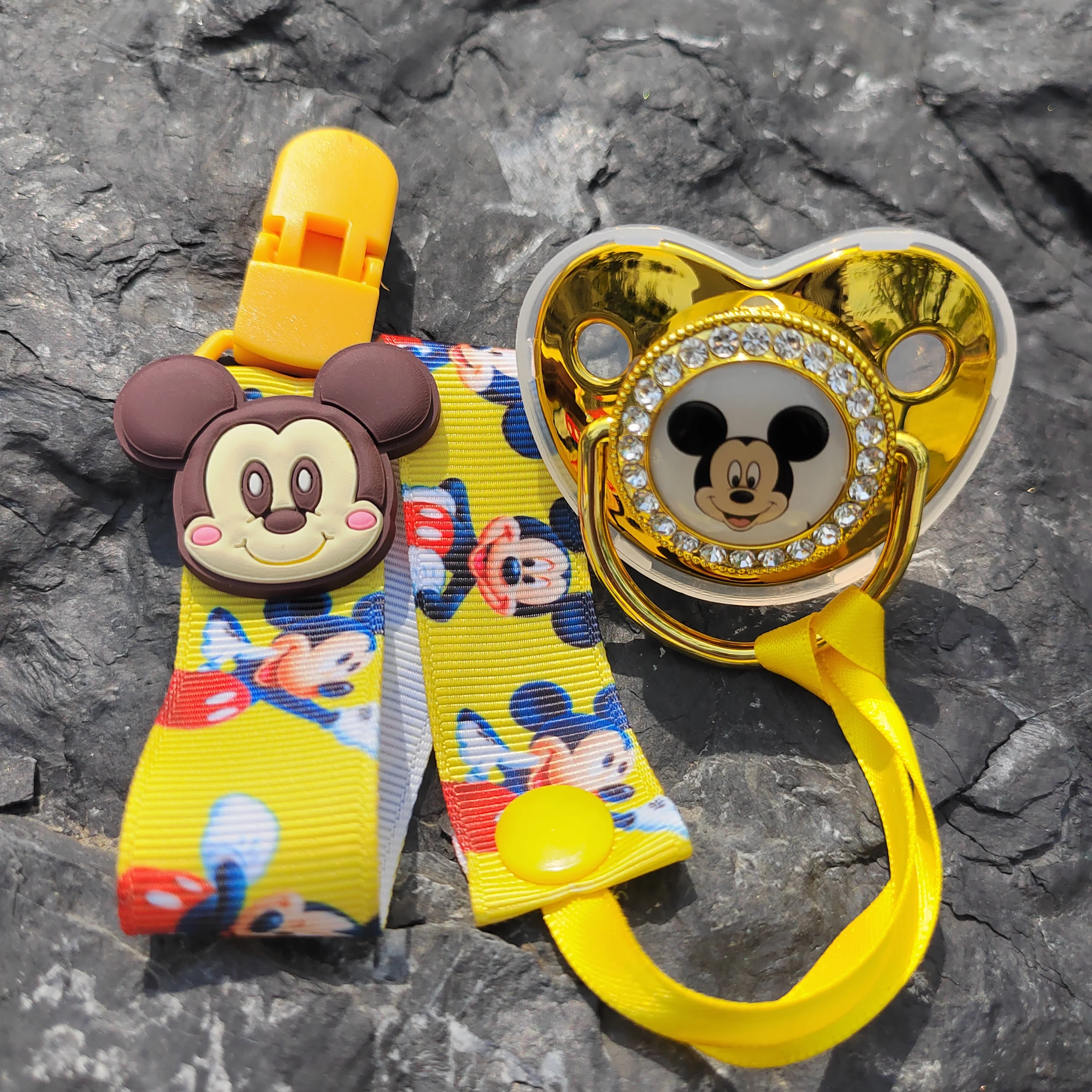 

Gold Bling Mickey Mouse Print Chupeteors Dummy with Clothes Fixed Button Pacifier Clip So Beautiful Image Colors Anti Loss Strap