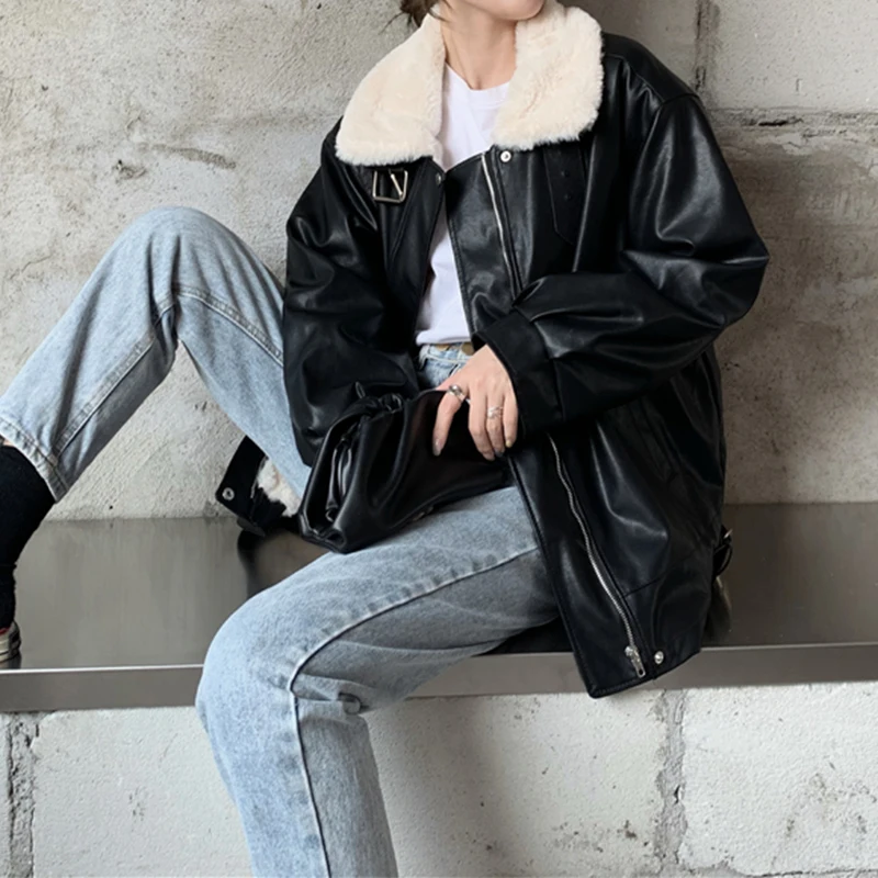 Winter Women's Pu Motorcycle Jacket Loose Women Fashion Warm Lamb Wool Coat Street Long Sleeve Vintage Leather Jacket 2022 New