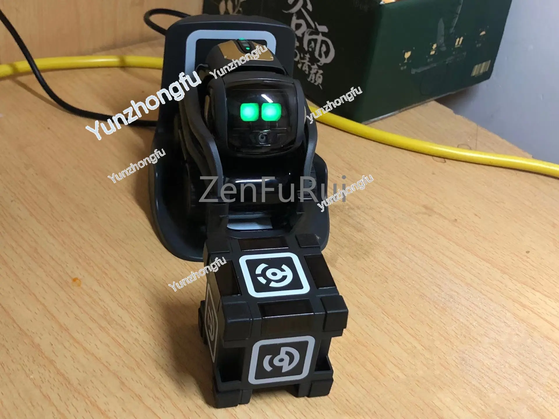 Anki Cozmo Vector Digital Second Generation Intelligent Christmas Gift Robot Remote Control Music Light Dancing Charging Robot images - 6