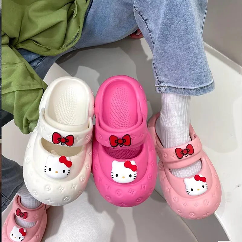 

Anime Sanrioed Cartoon Hello Kittys Slippers Ins Girls Heart Kawaii Soft Bottom Non-Slip Baotou Hole Shoes Outer Wear Home Gifts