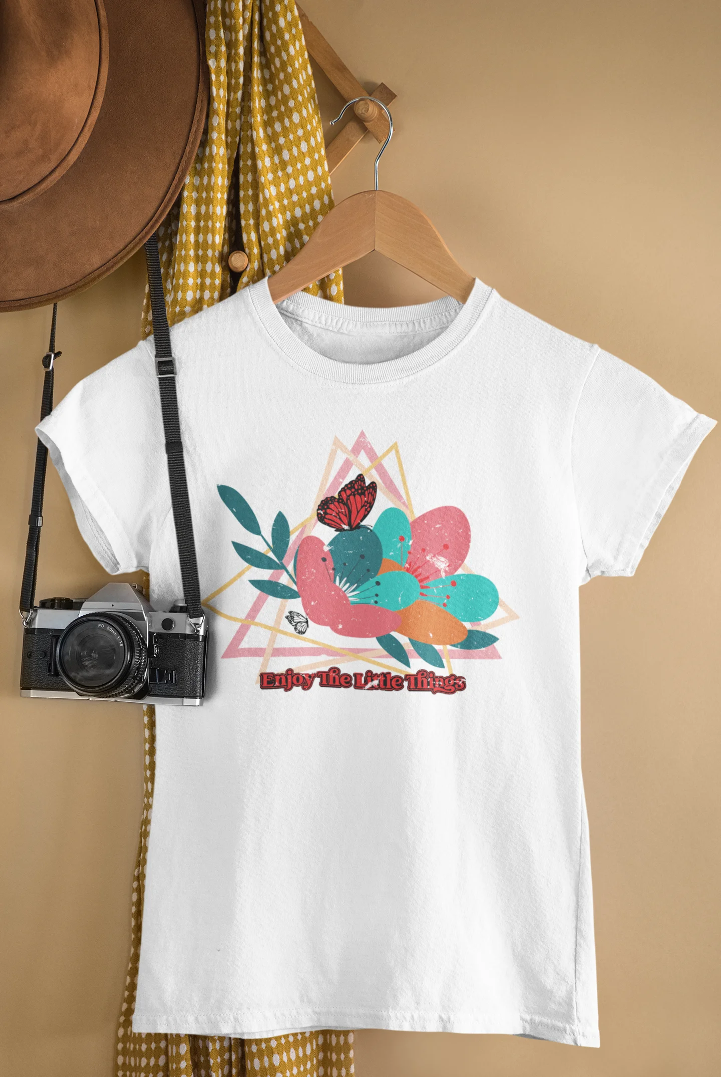 

2022 Women's White T-Shirt Fashion Summer Short Sleeve Simple Butterfly Flower Pattern Print Ladies Top Casual Round Neck Wild