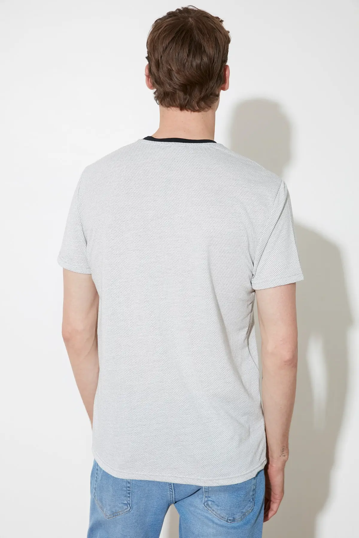 

Trendyol Men 'S Regular Fit T-Shirt TMNSS21TS1548
