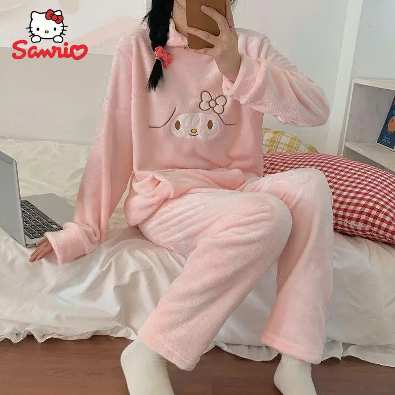 

Пижама Sanrio Cinnamoroll Melody Kuromi с вышивкой, мультяшная флисовая Пижама кораллового цвета, женская зимняя утепленная Домашняя одежда с длинными рукавами