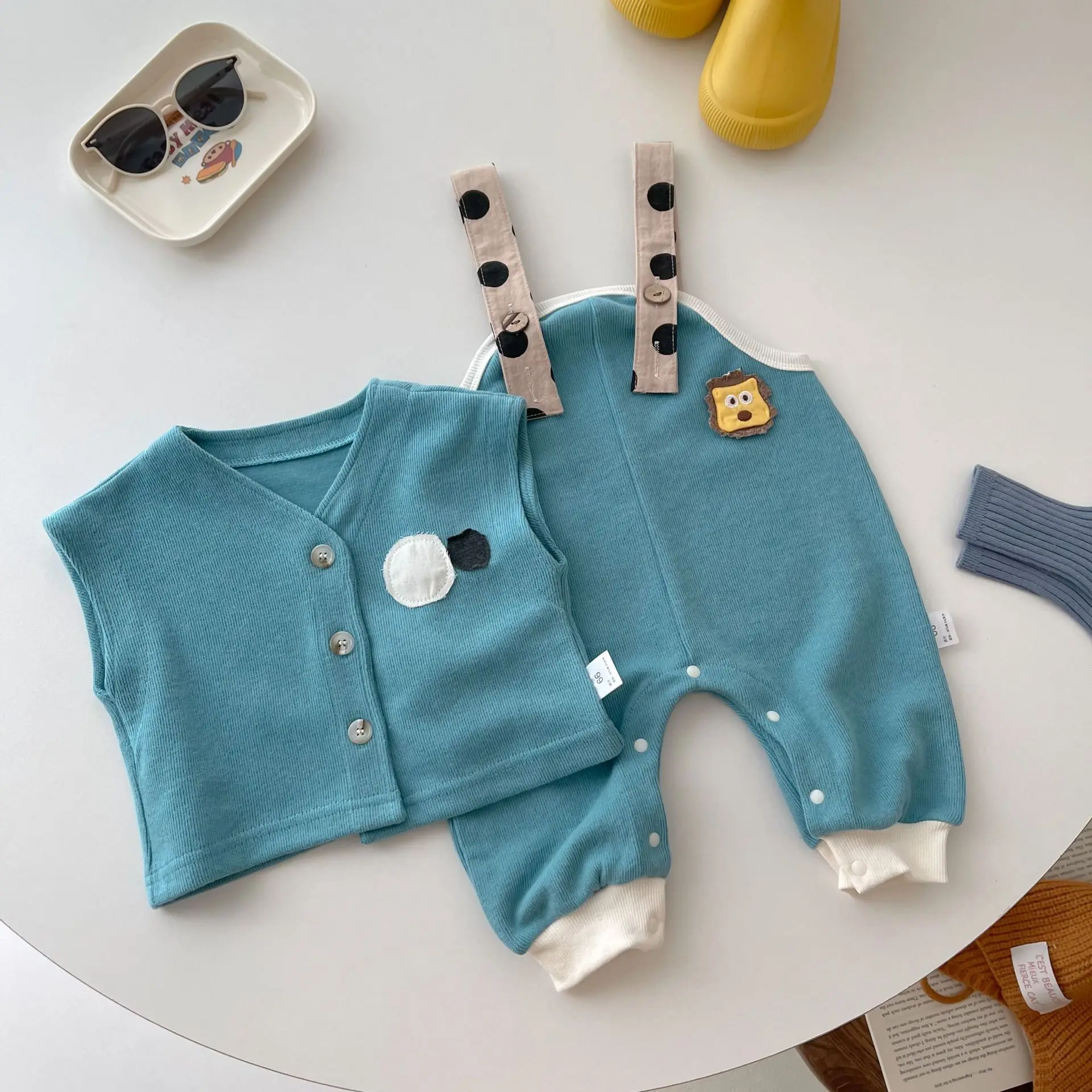 

Осенние комплекты одежды для новорожденных, жилет без рукавов для малышей, кардиган для младенцев, мальчиков, комбинезоны с мультяшным львом, хлопковый комбинезон на бретелях для девочек