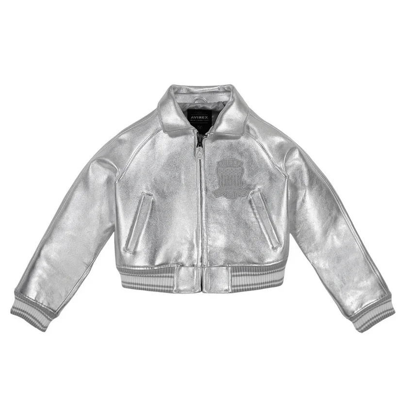 Женская короткая куртка из овечьей шкуры с металлическим узором