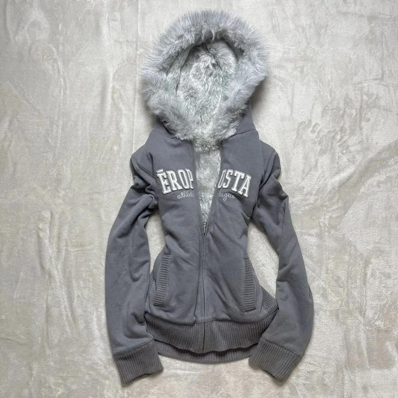 Фото Subculture Faux Coats Женская куртка с рисунком и флисовой меховой толстовкой с капюшоном, острый американский ретро-уличный стиль и модный топ Y2K №1