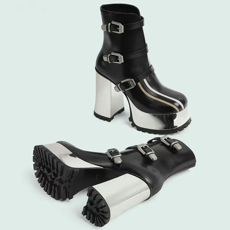 Современные ботинки на толстом очень высоком каблуке с круглым носком платформе