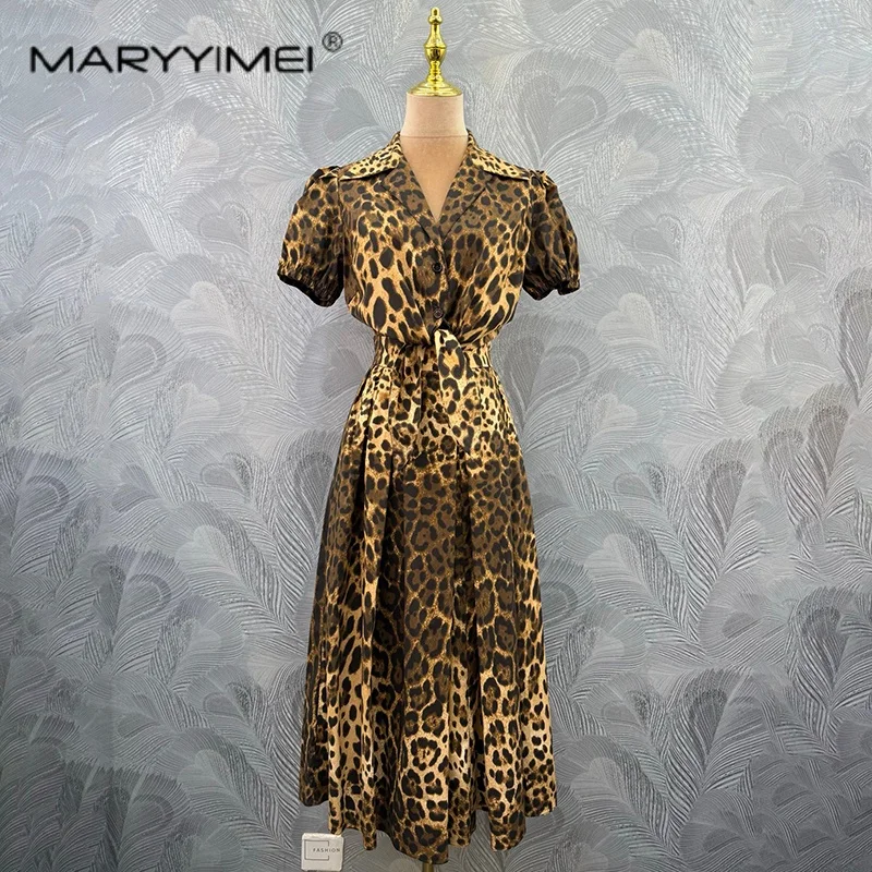Фото MARYYIMEI Модный женский костюм с леопардовым принтом: укороченный топ с лацканами и юбка на шнуровке. Новинка Лето 2026. №1