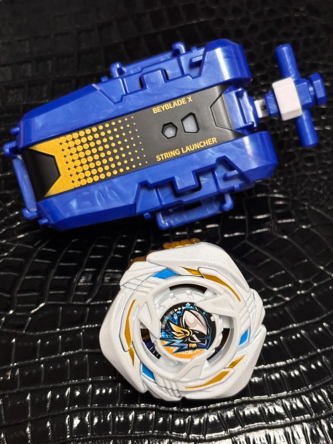 Волчок Takara Tomy Beyblade X Ux 20 Roar Valkyrie: Высокопроизводительный волчок для соревновательных боев, коллекционный, для взрослых (art.: 3920dc7dc0713) - 3920dc7dc0713