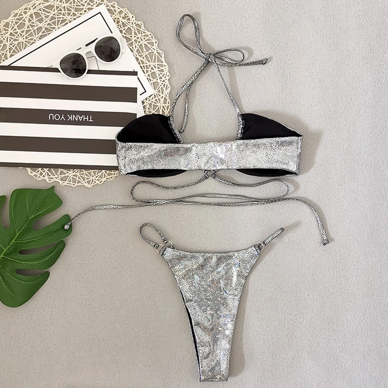 Серебристый пикантный купальник из бронзовой ткани со змеиным принтом и