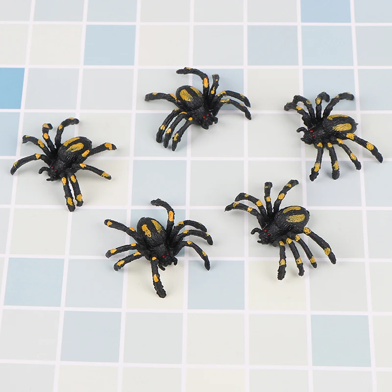 

5Pcs Novelty Funny Simulation Spider Plastic Spider Funny Joking Toys Joke Prank Realistic Props Halloween Party Decoration
