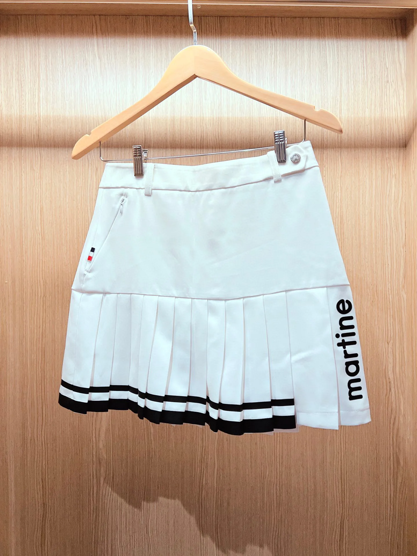 2023 Golf uniform Women's casual skirt Autumn comfortable fashion pleated skirt Outdoor sports Green white golf skirt
