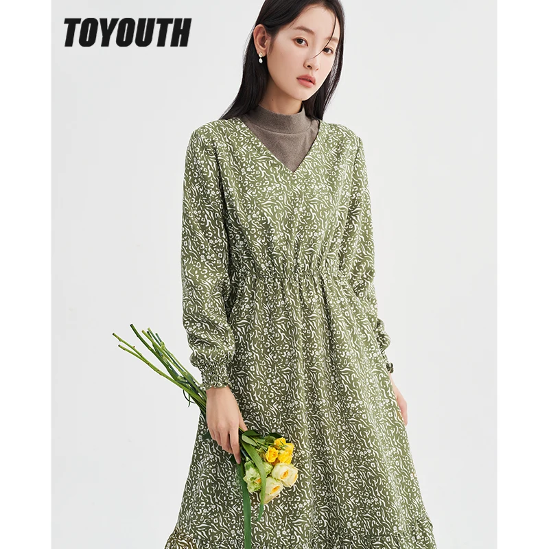 

Женское платье-двойка с длинным рукавом, высоким воротником и поясом на резинке